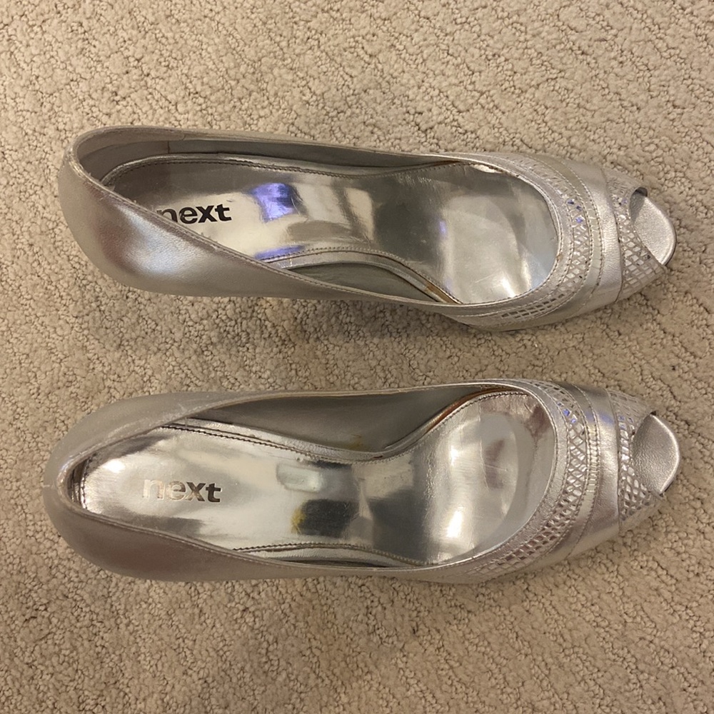 Silver shoes - Picture 2 of 3